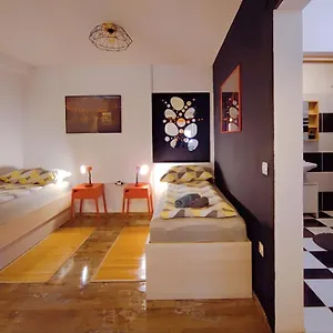 Pensión Ivana, Pula