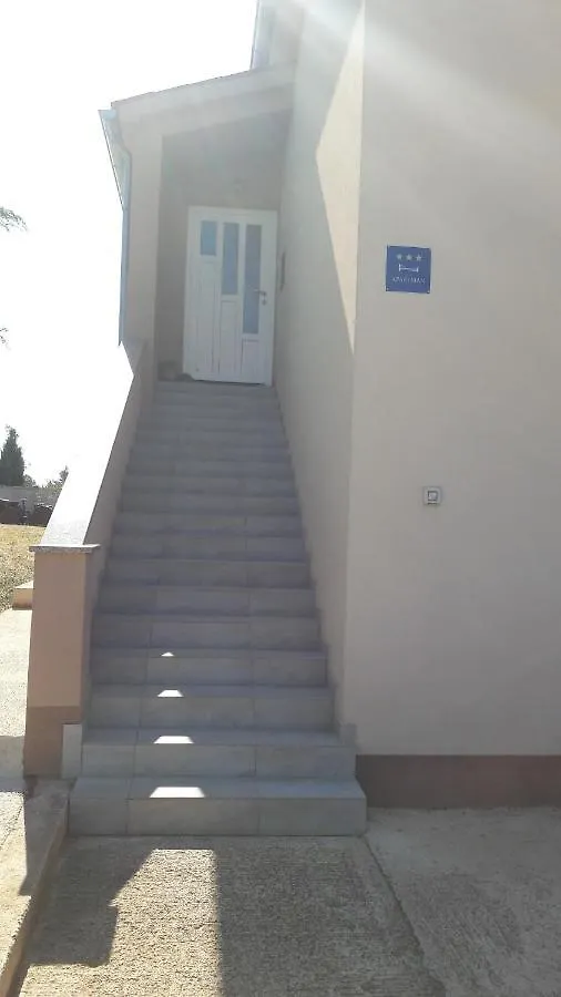 Apartments Kaic 1045 Pula Croatie